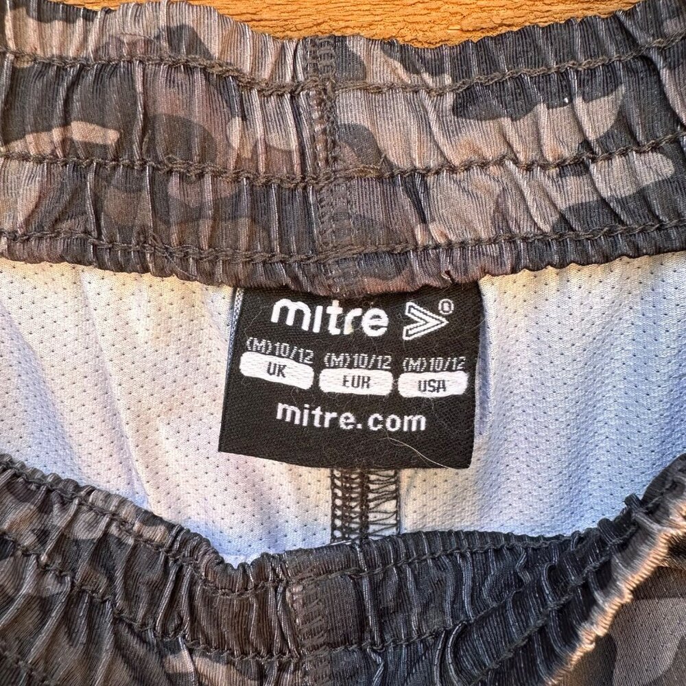 Mitre Boys Black Camo Basketball Shorts M 10/12 With USA Flag Graphic & Elastic - Picture 2 of 9